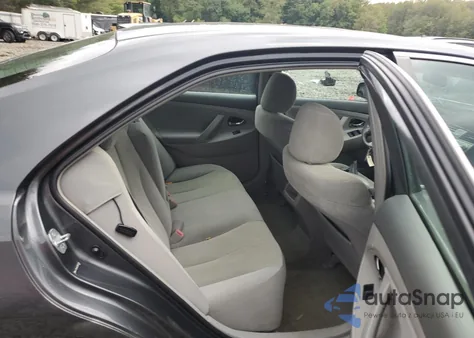 2008 Toyota Camry Ce z USA, uszkodzony, nr VIN 4T1BE46K28U745701